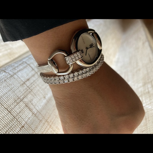 Gucci Horsebit, Mother of Pearl & Diamond Watch ⌚️ - Picture 13 of 13